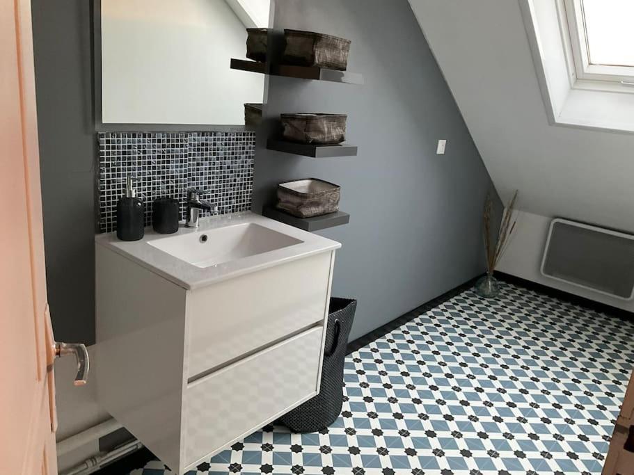 38 Maison Entiere,Place De Parking Et Garage Pour Moto Velo A La Demande 敦刻尔克 外观 照片