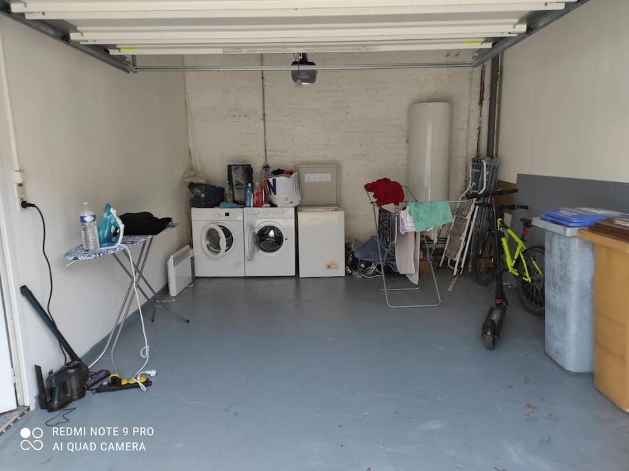 38 Maison Entiere,Place De Parking Et Garage Pour Moto Velo A La Demande 敦刻尔克 外观 照片